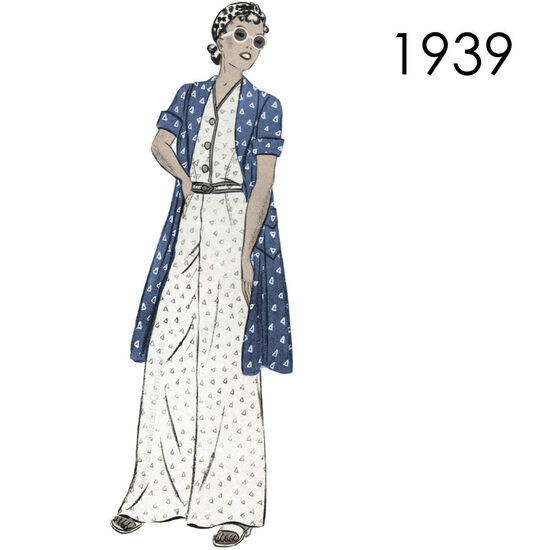 1939 Beach wear. Bust 108 cm (42.5")